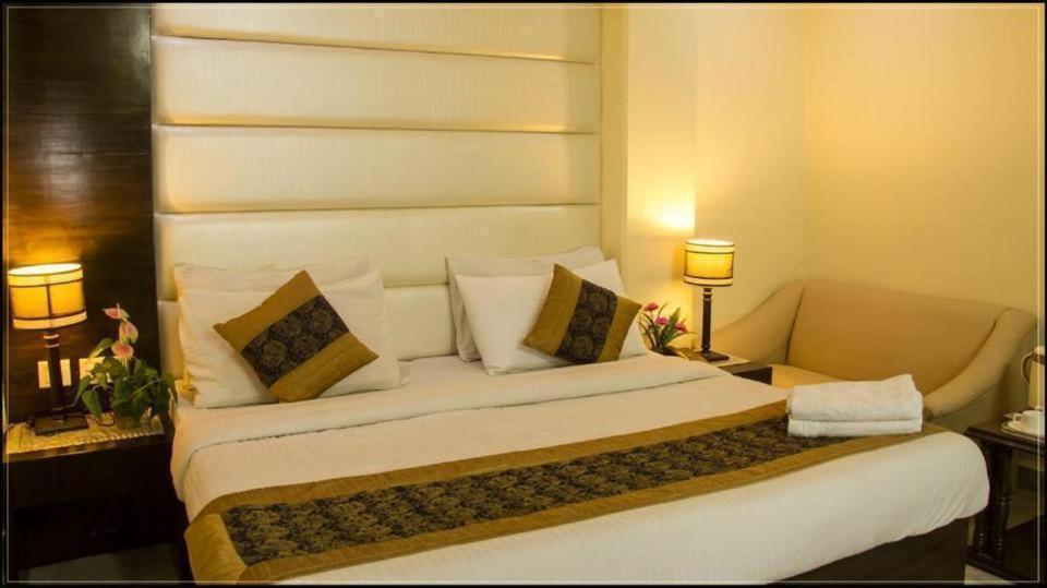 Hotel Radiance Delhi  Eksteriør billede
